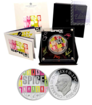 Moneta 2 £ Spice Girls in scatola ufficiale e certificato Royal Mint 2026 - 1 Oncia Argento 999,9 Proof (31,21 gr.) Mint 6